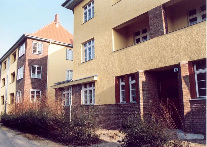 Altbau-Charme  sucht Liebhaber - Renovierung erforderlich - Wir kommen Ihnen entgegen! — photo 1